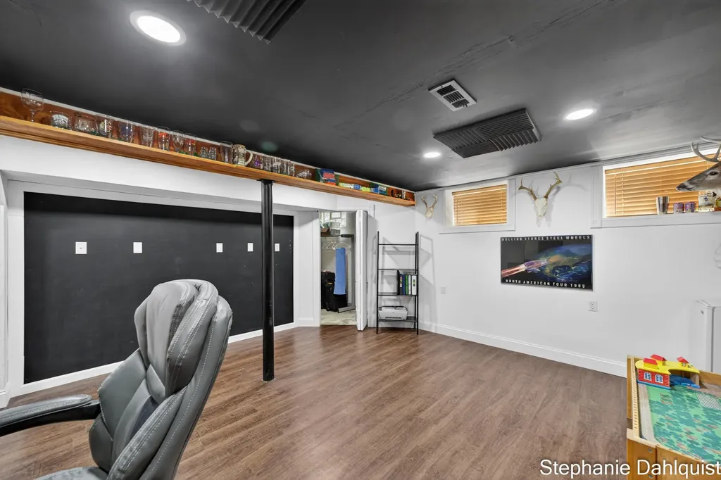1784 Leif Avenue Norton Shores City MI 49441