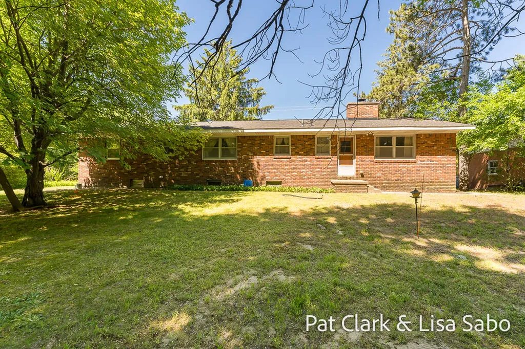 18412 168th Avenue Spring Lake Township MI 49456