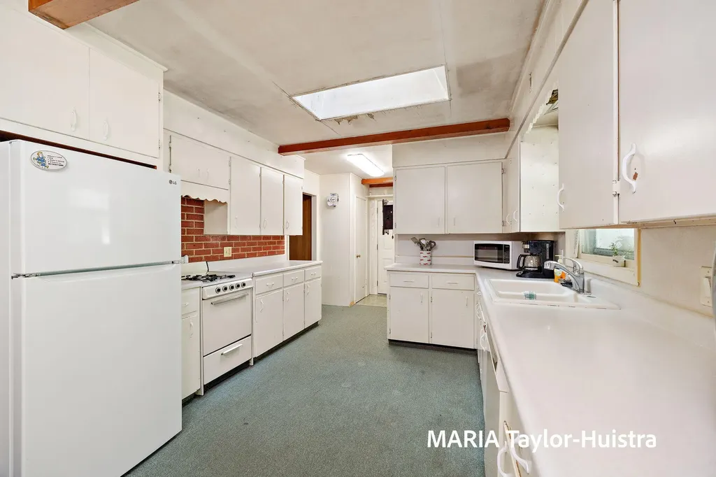 17690 Jordan Lane Ferrysburg City MI 49456