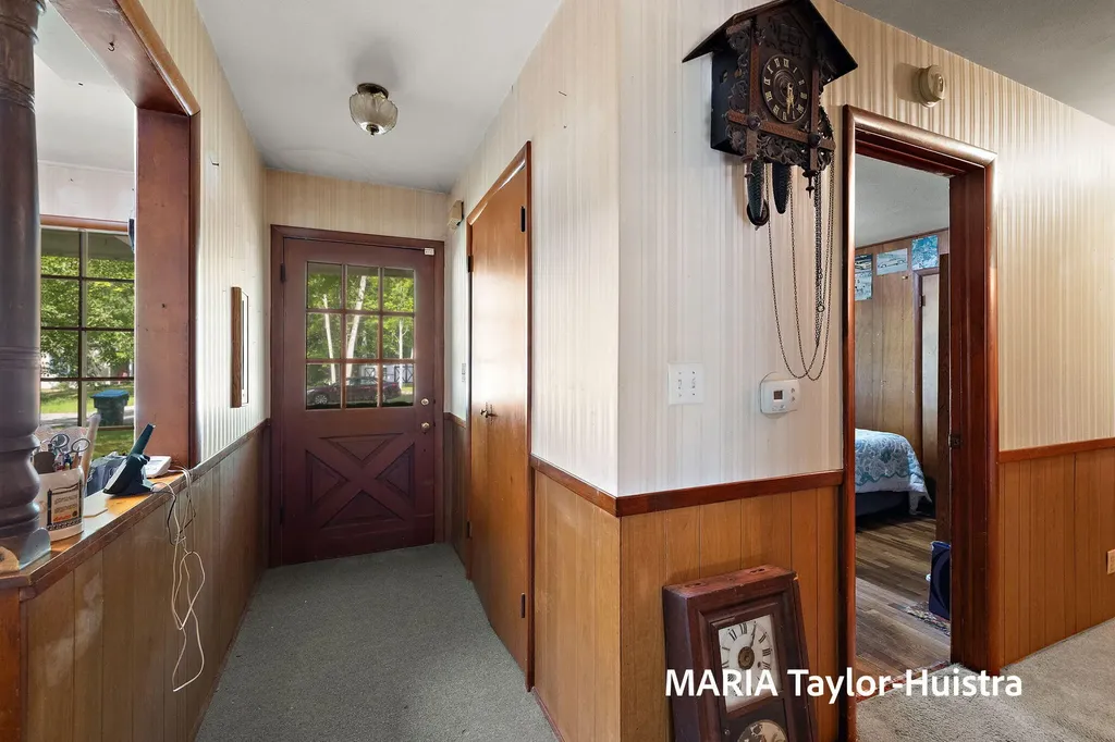 17690 Jordan Lane Ferrysburg City MI 49456