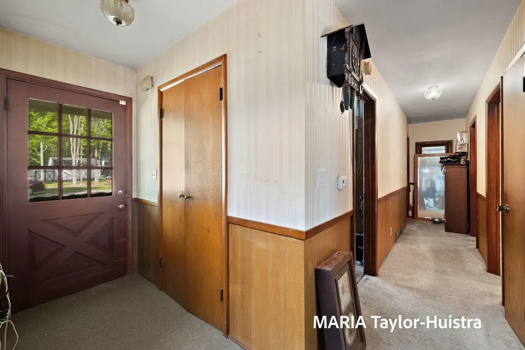17690 Jordan Lane Ferrysburg City MI 49456