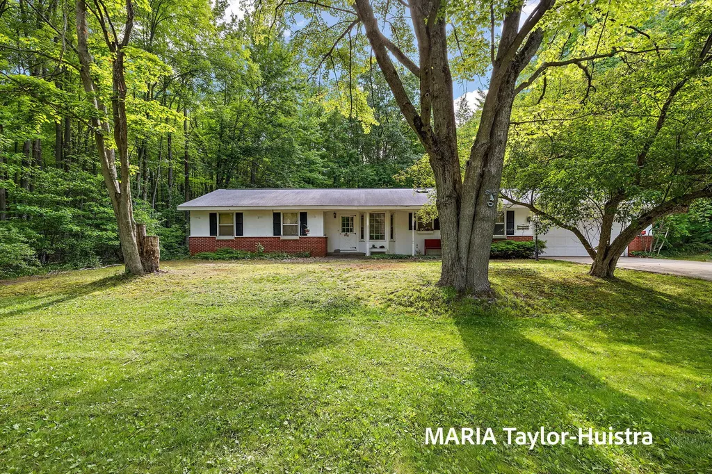 17690 Jordan Lane Ferrysburg City MI 49456