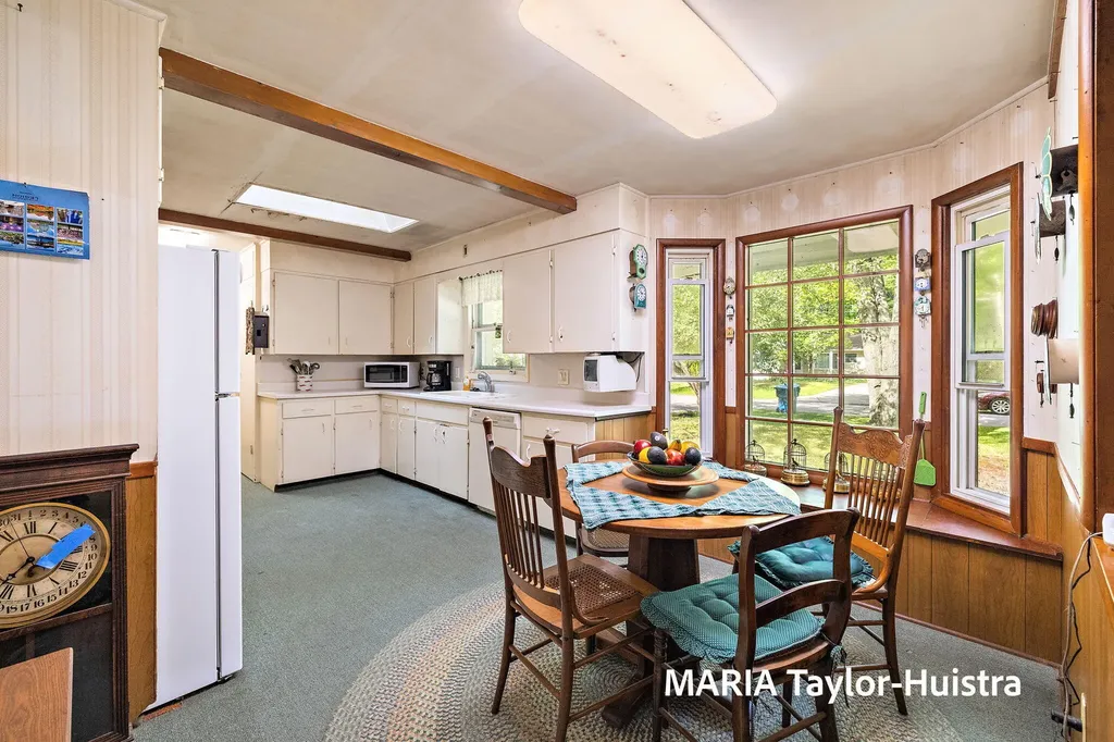 17690 Jordan Lane Ferrysburg City MI 49456