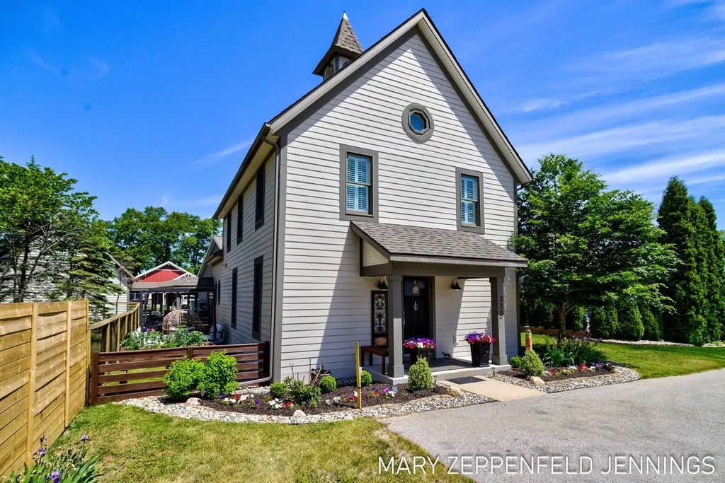 315 Rachaels Way Spring Lake Village MI 49456