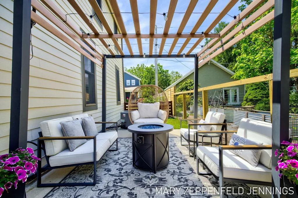 315 Rachaels Way Spring Lake Village MI 49456