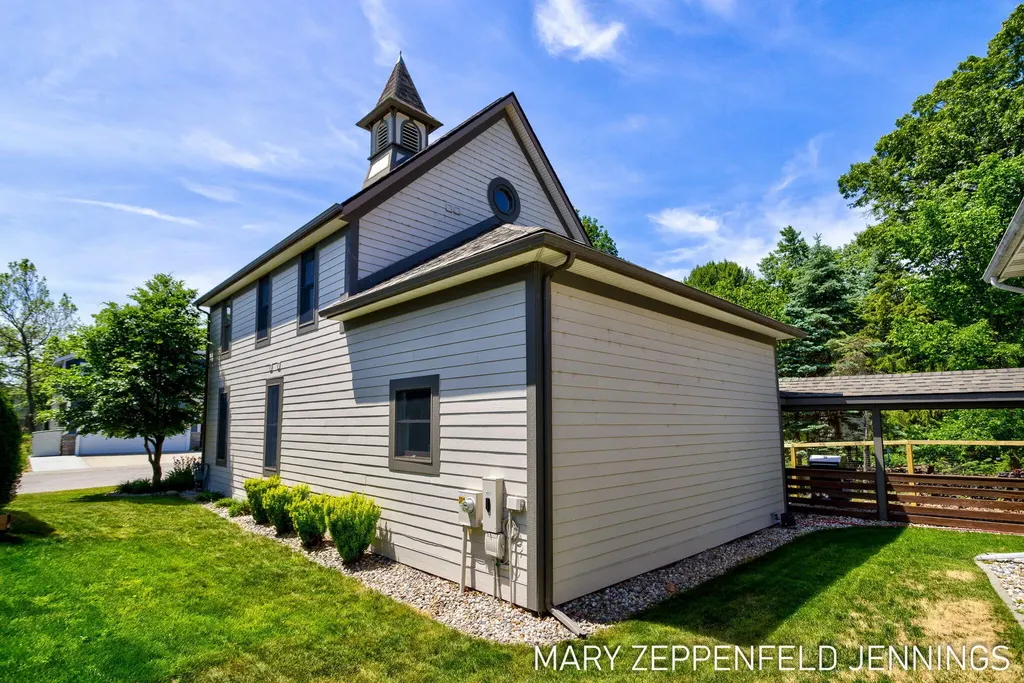 315 Rachaels Way Spring Lake Village MI 49456