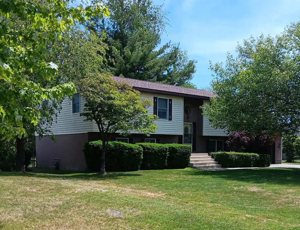 5280 Mcdowell Street Norton Shores City MI 49441