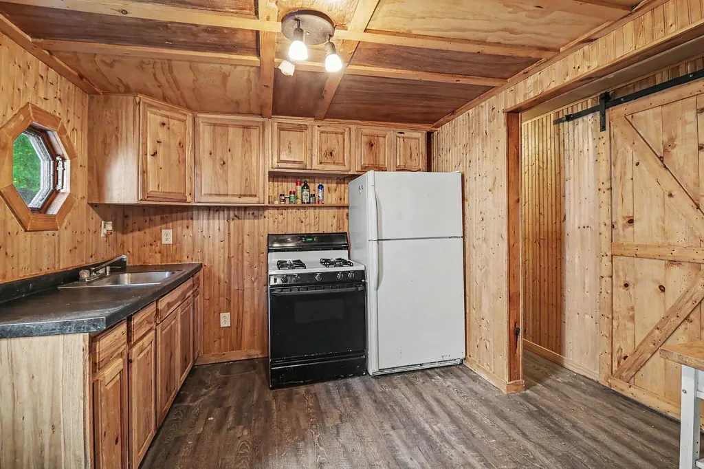 114 S 180th Avenue Newfield Township MI 49421