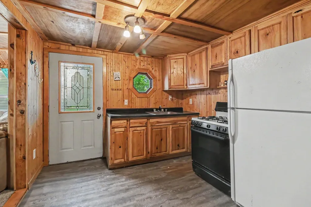 114 S 180th Avenue Newfield Township MI 49421