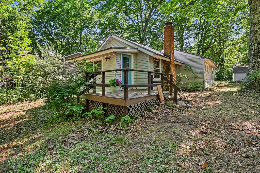114 S 180th Avenue Newfield Township MI 49421