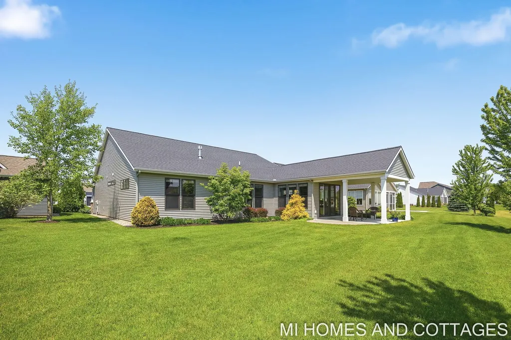14052 Phoenix Place Holland Charter Township MI 49424