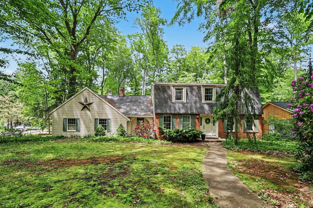 280 Portchester Road Park Township MI 49424