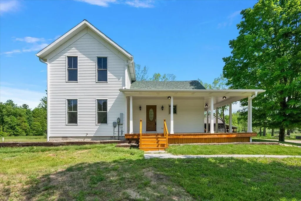 48882 8th Avenue Columbia Township MI 49056