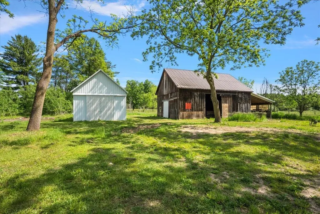 48882 8th Avenue Columbia Township MI 49056