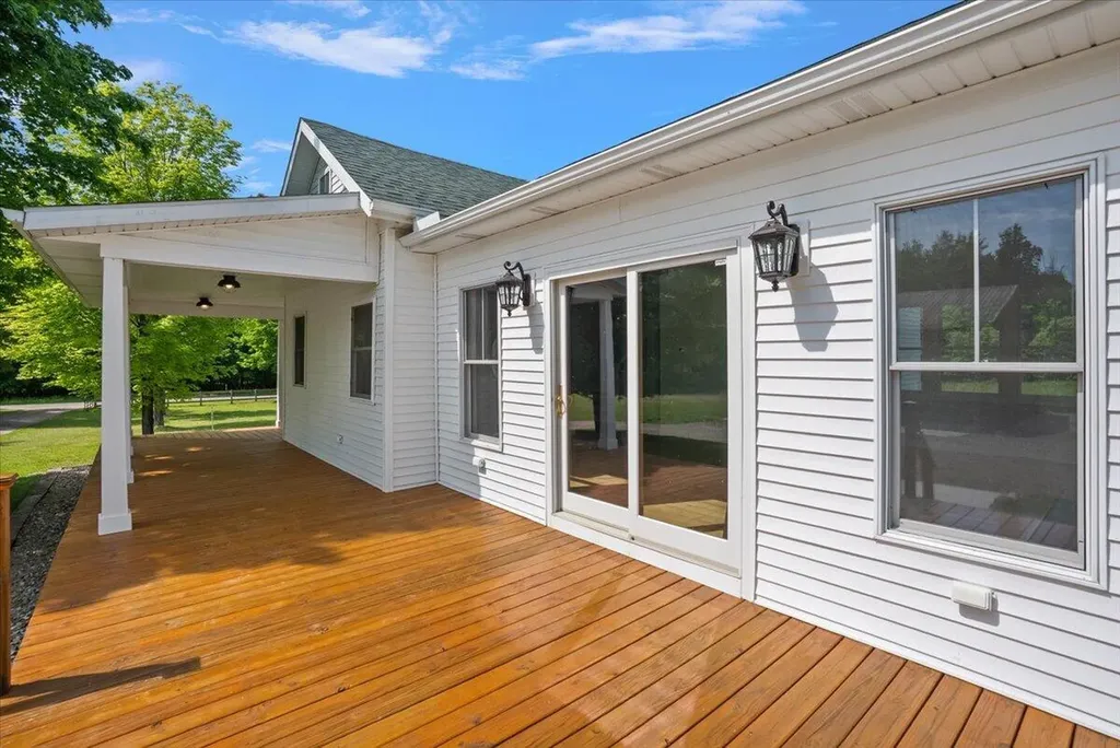 48882 8th Avenue Columbia Township MI 49056