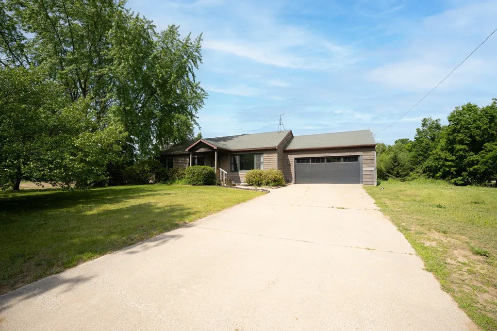 2995 65th Street Saugatuck Township MI 49408