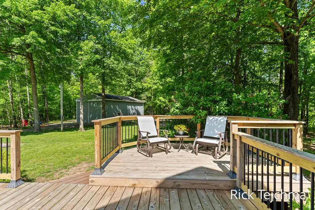 10345 Red Oak Ridge Reynolds Township MI 49329