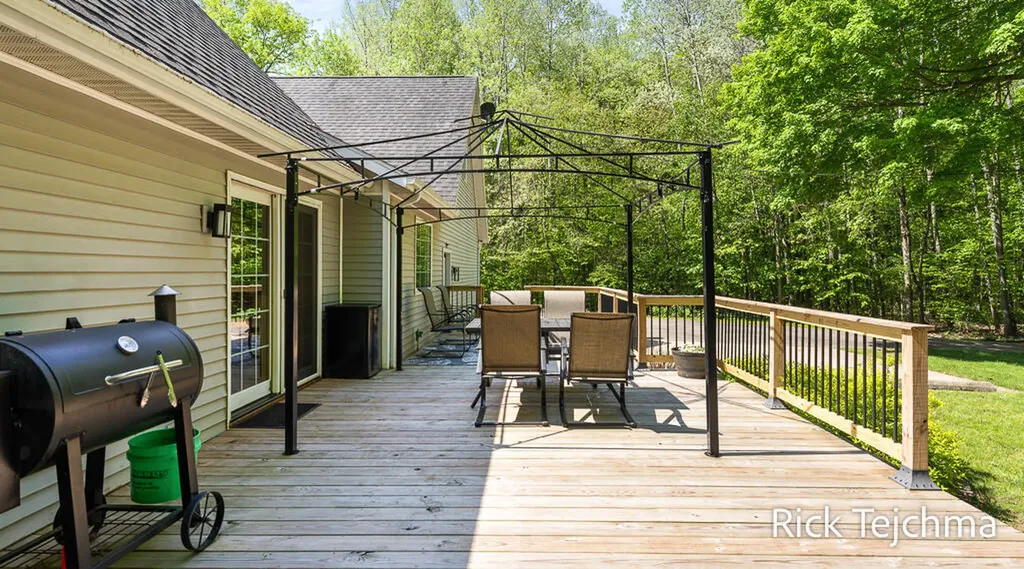 10345 Red Oak Ridge Reynolds Township MI 49329