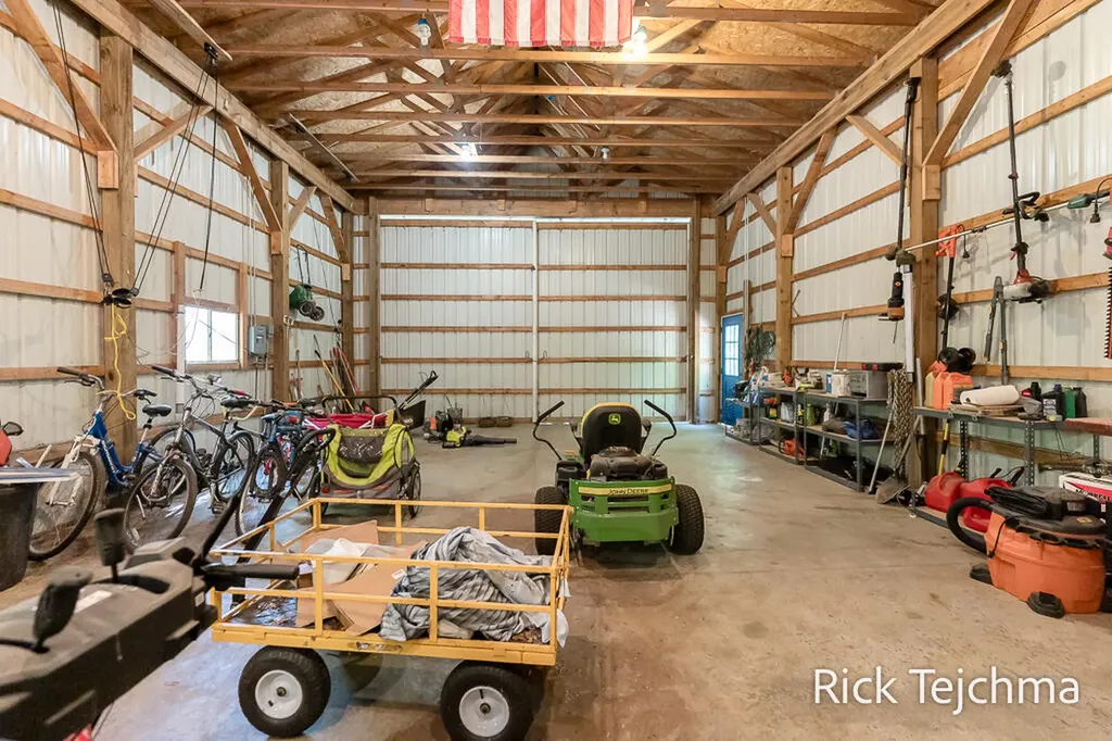 10345 Red Oak Ridge Reynolds Township MI 49329