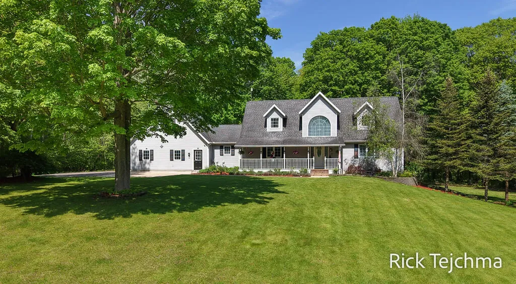 10345 Red Oak Ridge Reynolds Township MI 49329