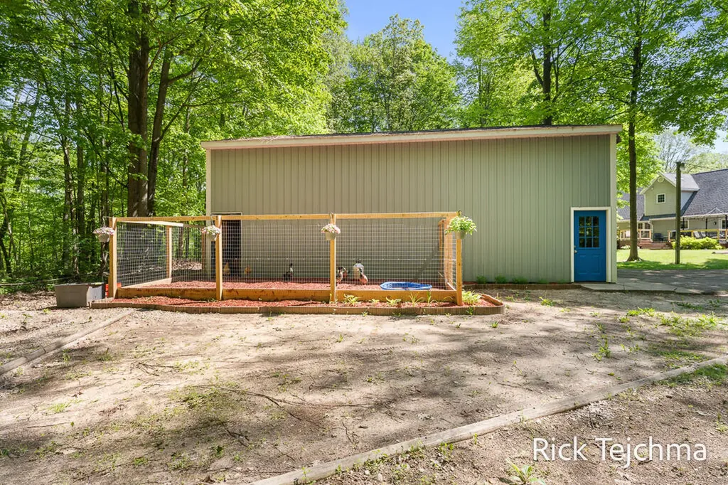10345 Red Oak Ridge Reynolds Township MI 49329