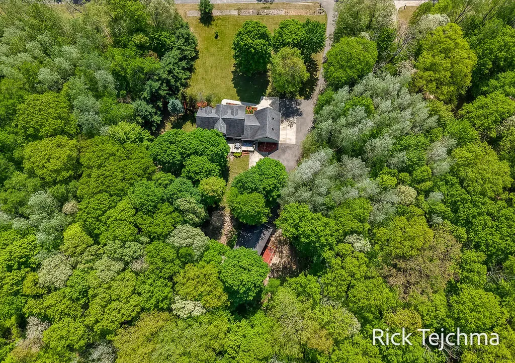 10345 Red Oak Ridge Reynolds Township MI 49329