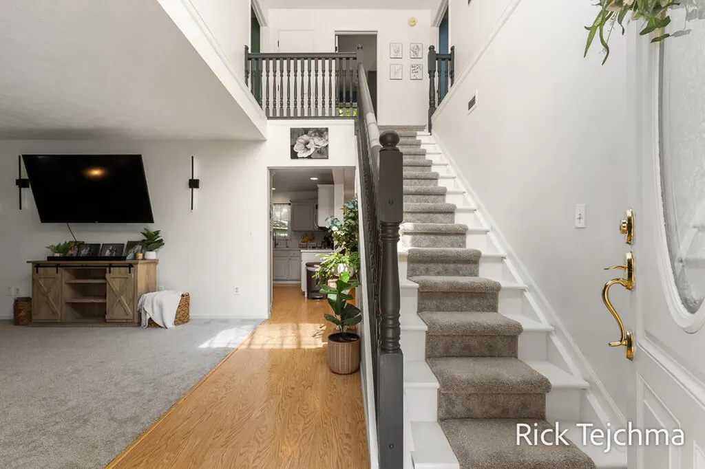 10345 Red Oak Ridge Reynolds Township MI 49329