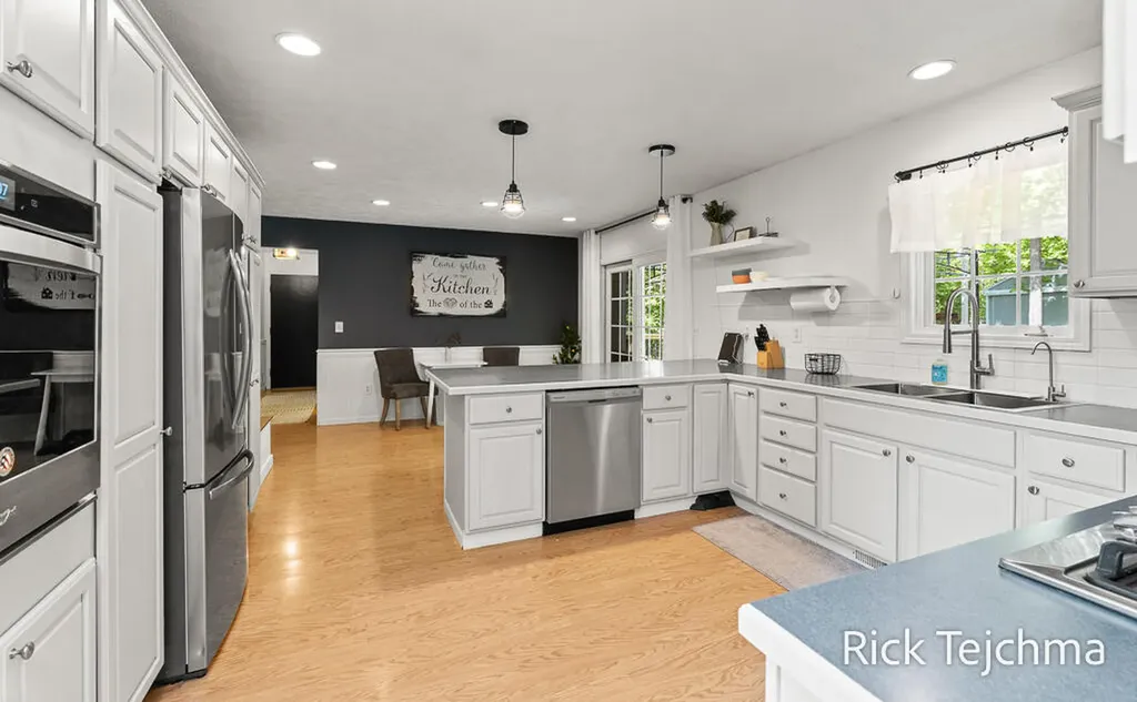 10345 Red Oak Ridge Reynolds Township MI 49329