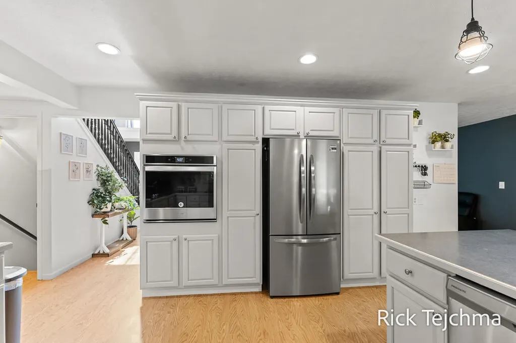 10345 Red Oak Ridge Reynolds Township MI 49329