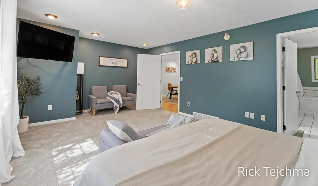 10345 Red Oak Ridge Reynolds Township MI 49329