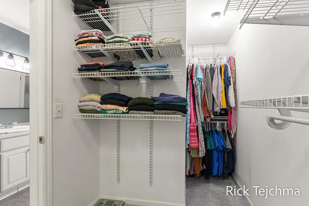 10345 Red Oak Ridge Reynolds Township MI 49329