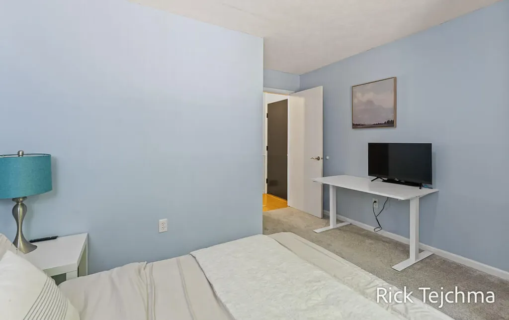 10345 Red Oak Ridge Reynolds Township MI 49329