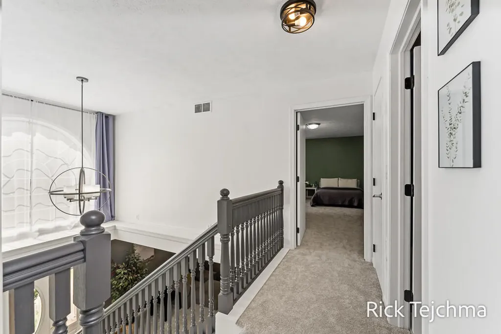 10345 Red Oak Ridge Reynolds Township MI 49329