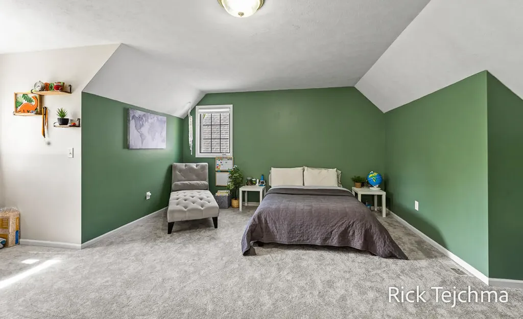 10345 Red Oak Ridge Reynolds Township MI 49329