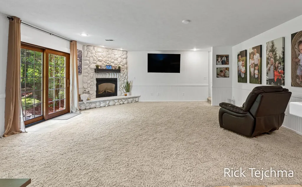 10345 Red Oak Ridge Reynolds Township MI 49329