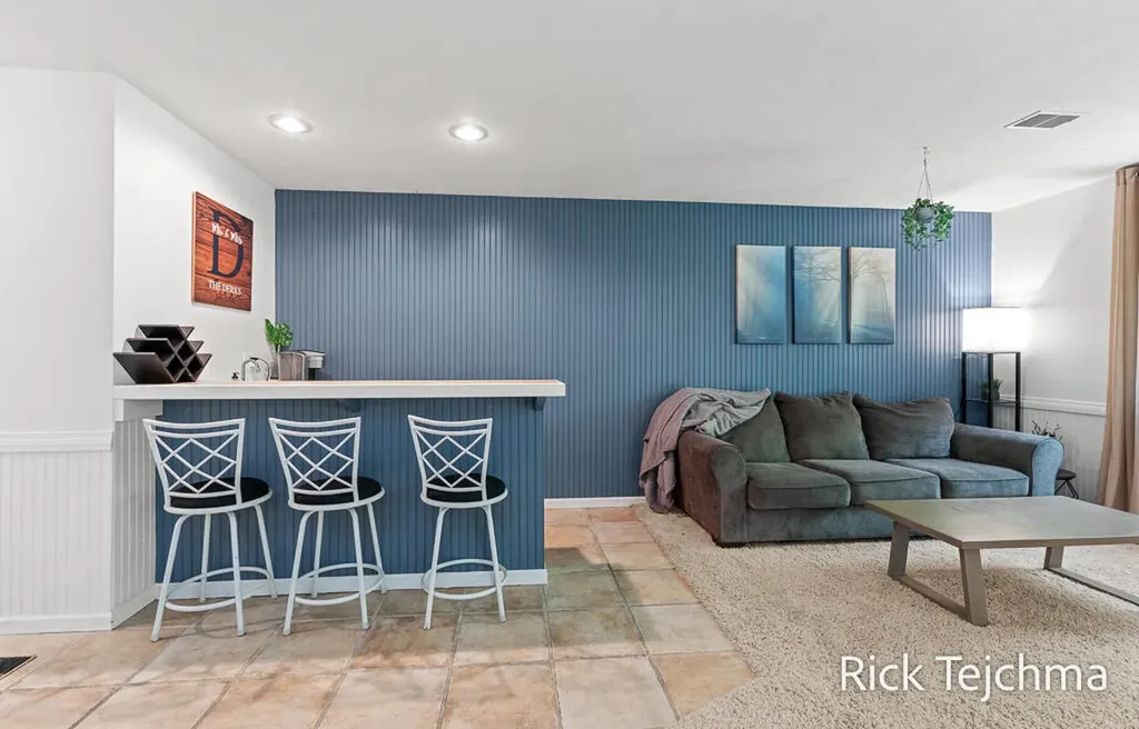 10345 Red Oak Ridge Reynolds Township MI 49329