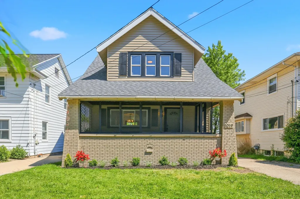 1019 Vernon Street NE Grand Rapids City MI 49503
