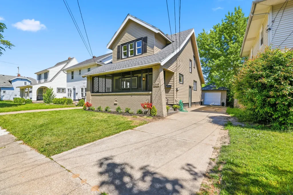 1019 Vernon Street NE Grand Rapids City MI 49503