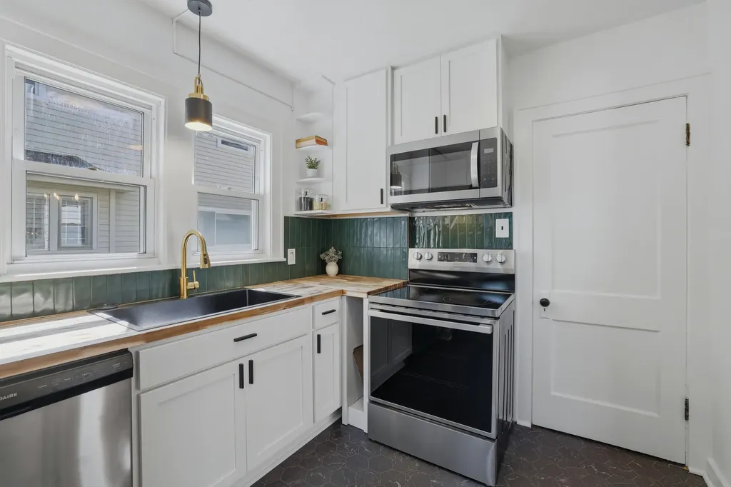 1019 Vernon Street NE Grand Rapids City MI 49503
