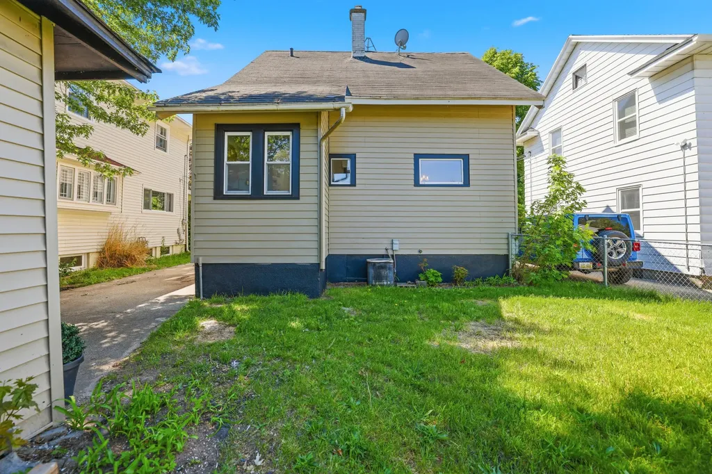 1019 Vernon Street NE Grand Rapids City MI 49503