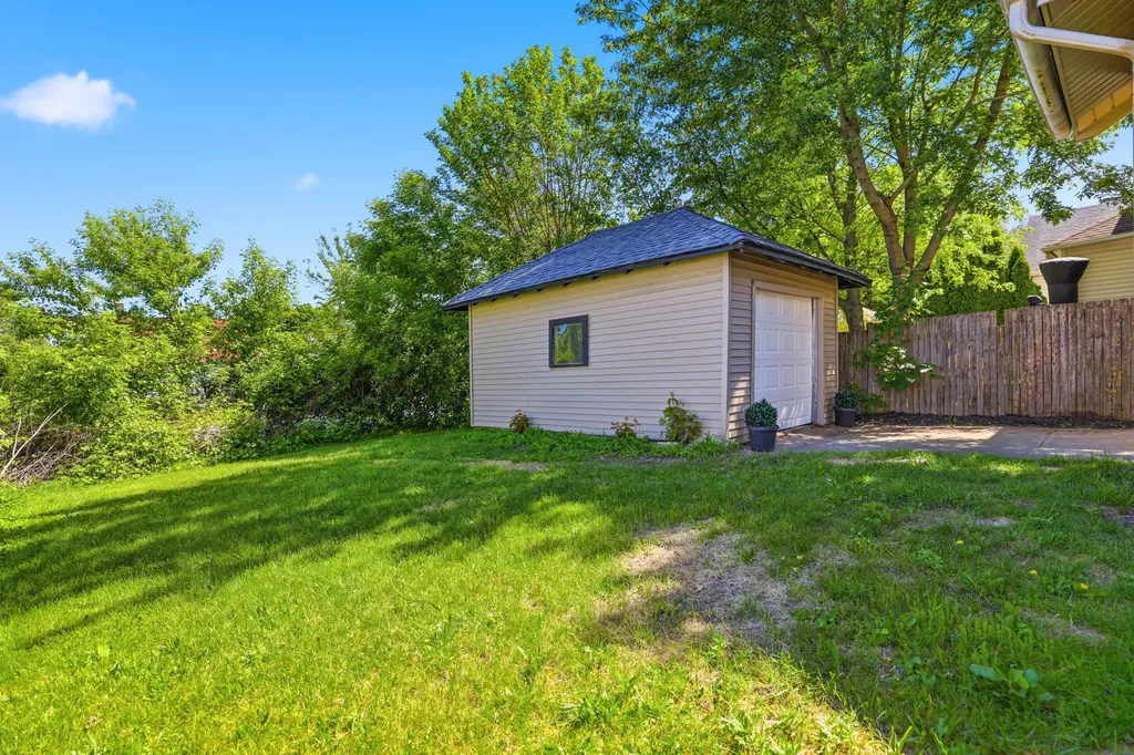 1019 Vernon Street NE Grand Rapids City MI 49503