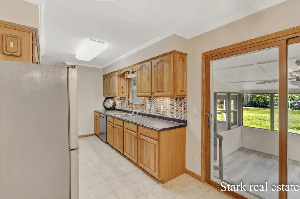 1290 Cardinal Circle Drive Muskegon Charter Township MI 49445