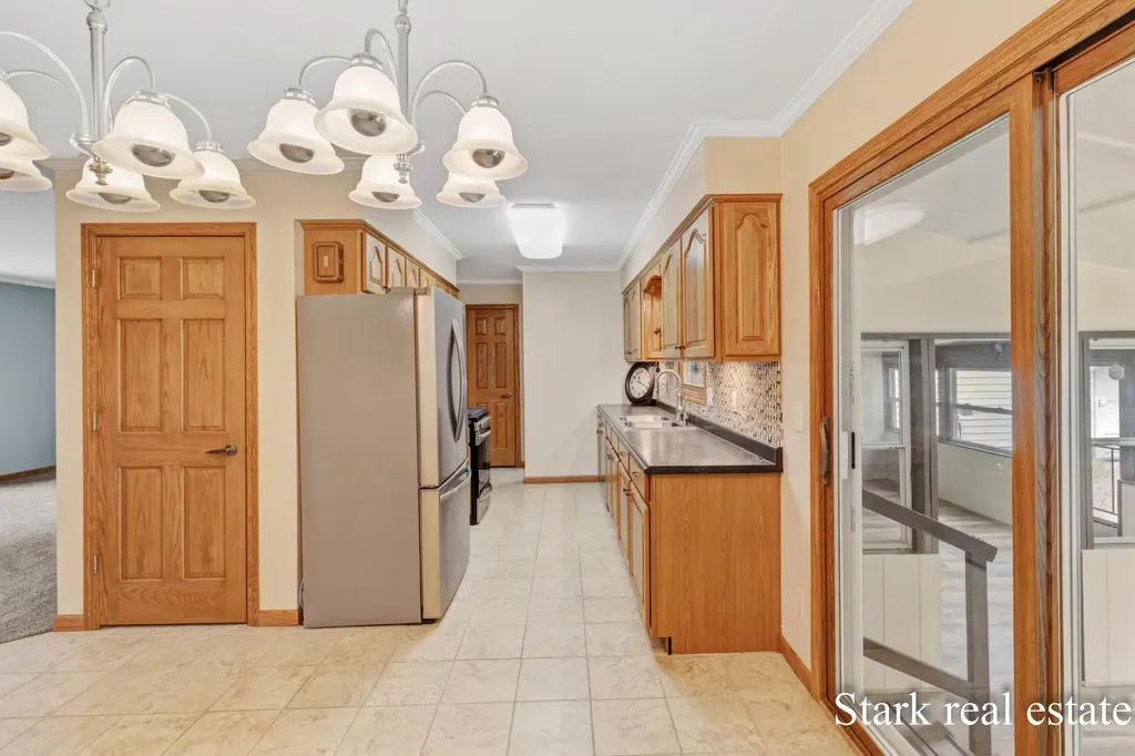 1290 Cardinal Circle Drive Muskegon Charter Township MI 49445