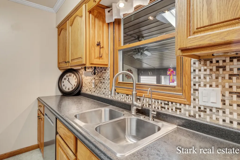 1290 Cardinal Circle Drive Muskegon Charter Township MI 49445