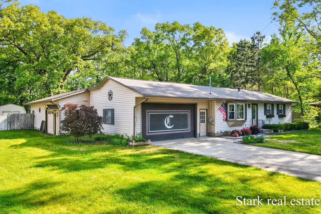 1290 Cardinal Circle Drive Muskegon Charter Township MI 49445