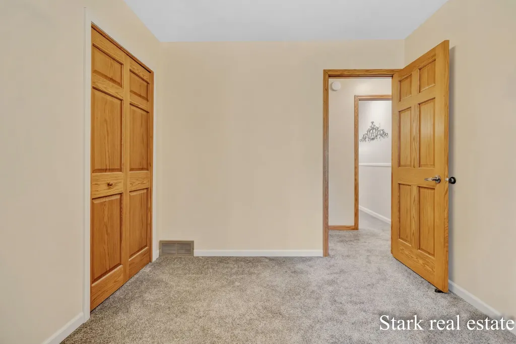 1290 Cardinal Circle Drive Muskegon Charter Township MI 49445