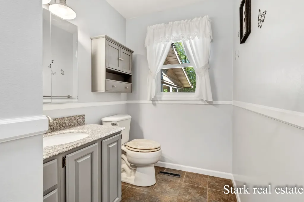 1290 Cardinal Circle Drive Muskegon Charter Township MI 49445