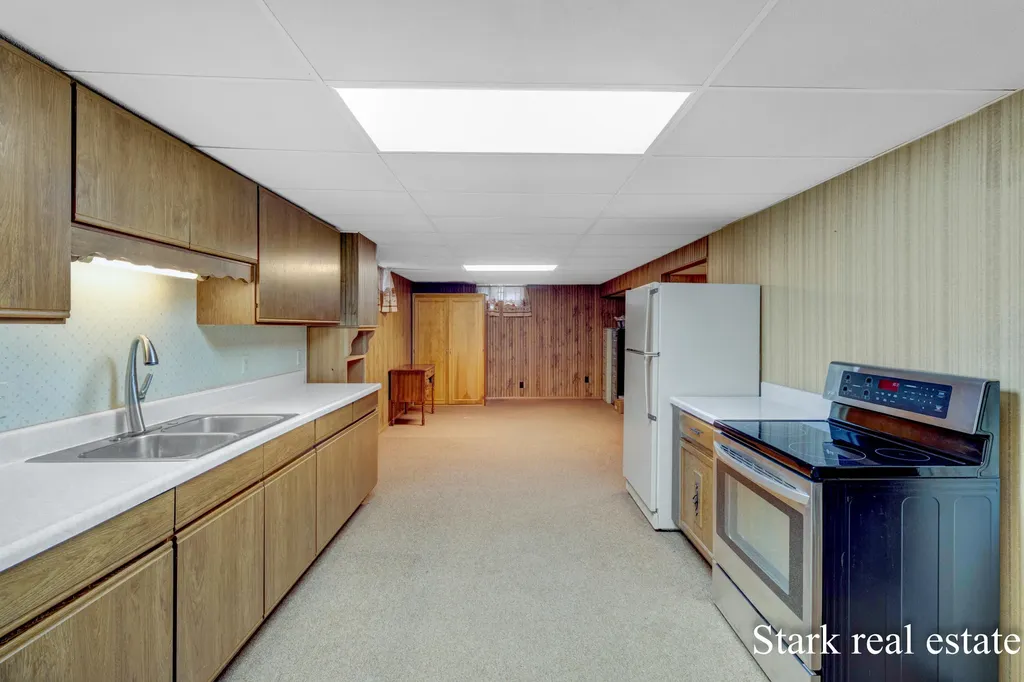 1290 Cardinal Circle Drive Muskegon Charter Township MI 49445