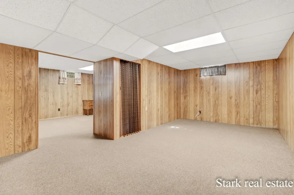 1290 Cardinal Circle Drive Muskegon Charter Township MI 49445