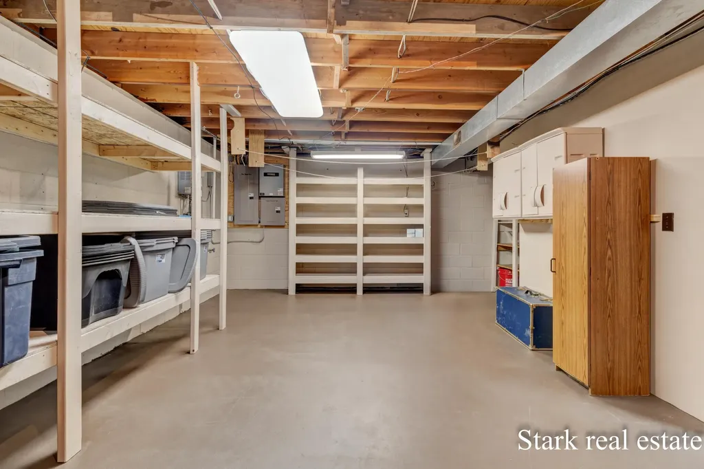 1290 Cardinal Circle Drive Muskegon Charter Township MI 49445
